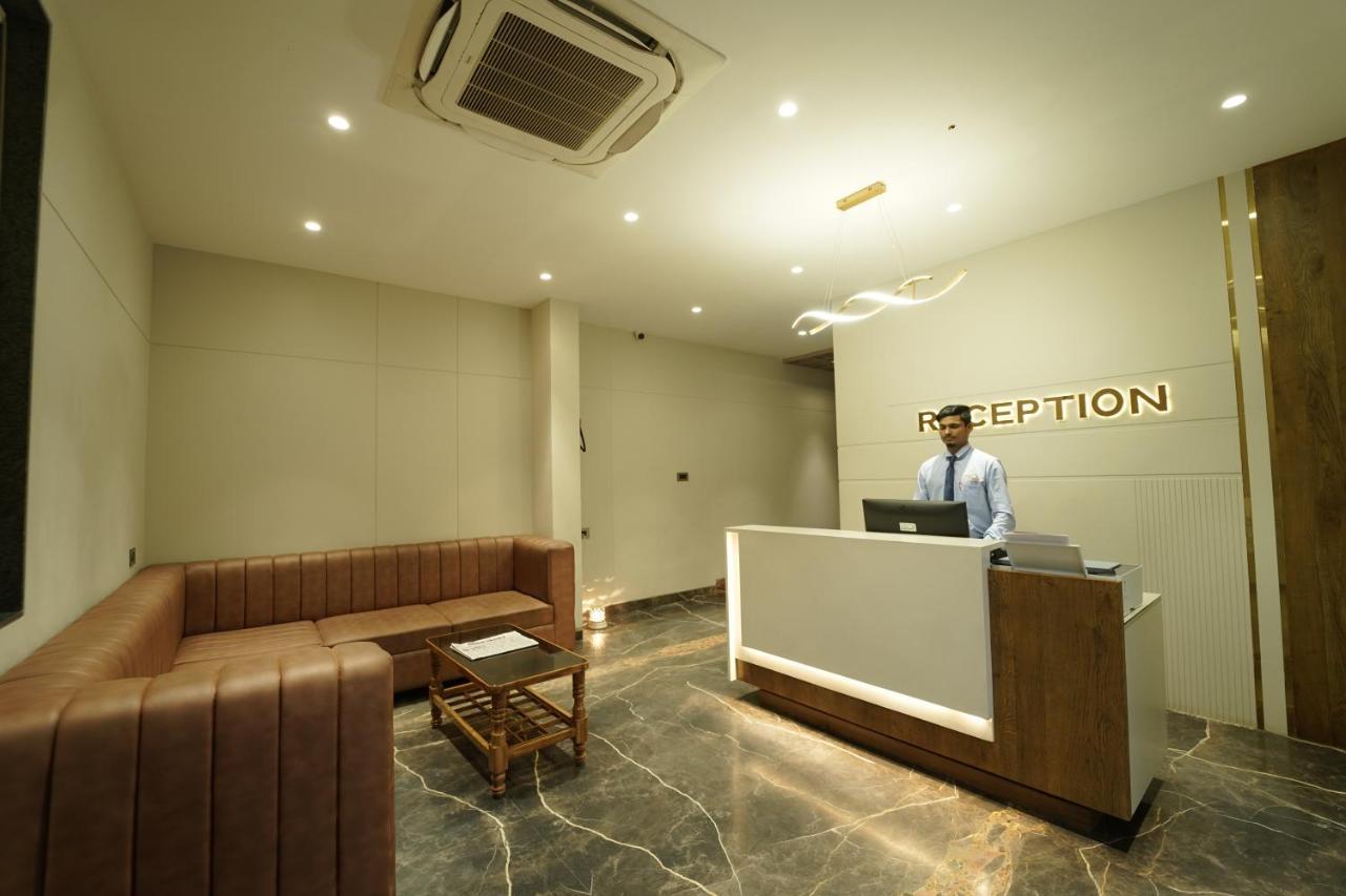 Hotel Laksh Rāipur Esterno foto