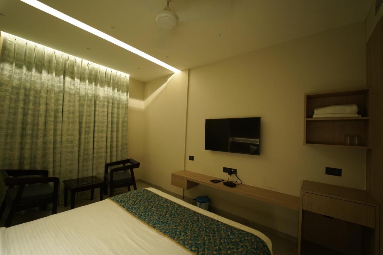 Hotel Laksh Rāipur Esterno foto
